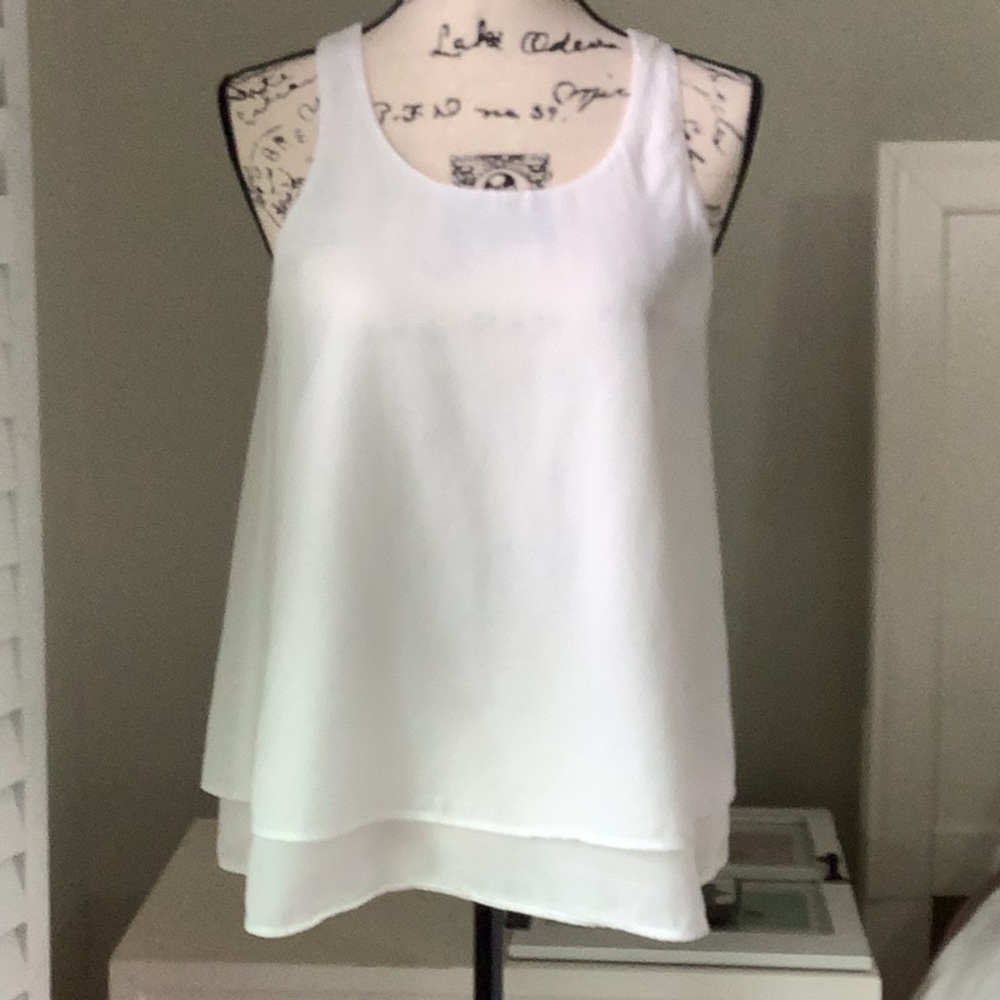 Nic&Zoe White sleeveless lyocel layered hemline top